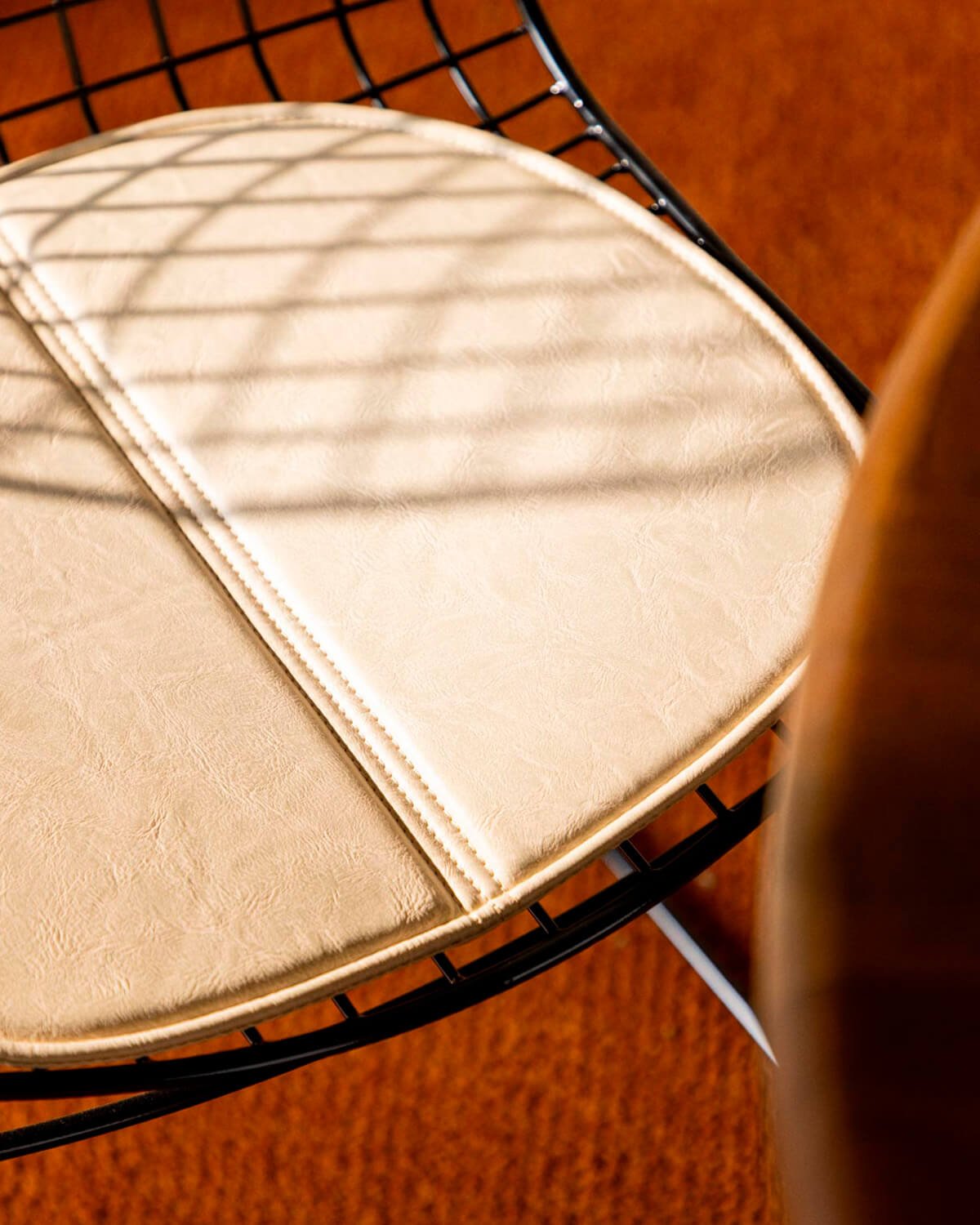 Chaise de Salle à Manger en Métal Aras à Dossier bas , image de la gelerie 3