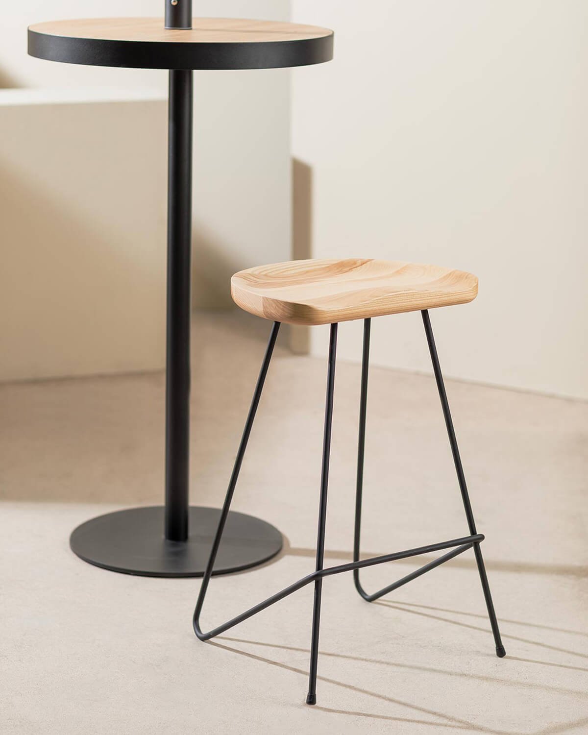Tabouret Haut en Bois et Métal (67,5 cm) Roses , image de la gelerie 2