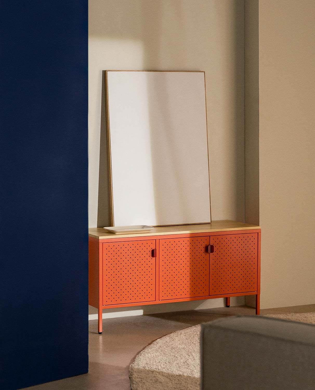 Buffet Bas 3 portes 115x40 cm en Acier Laminé et Bois de Pin Varys, image de la gelerie 2