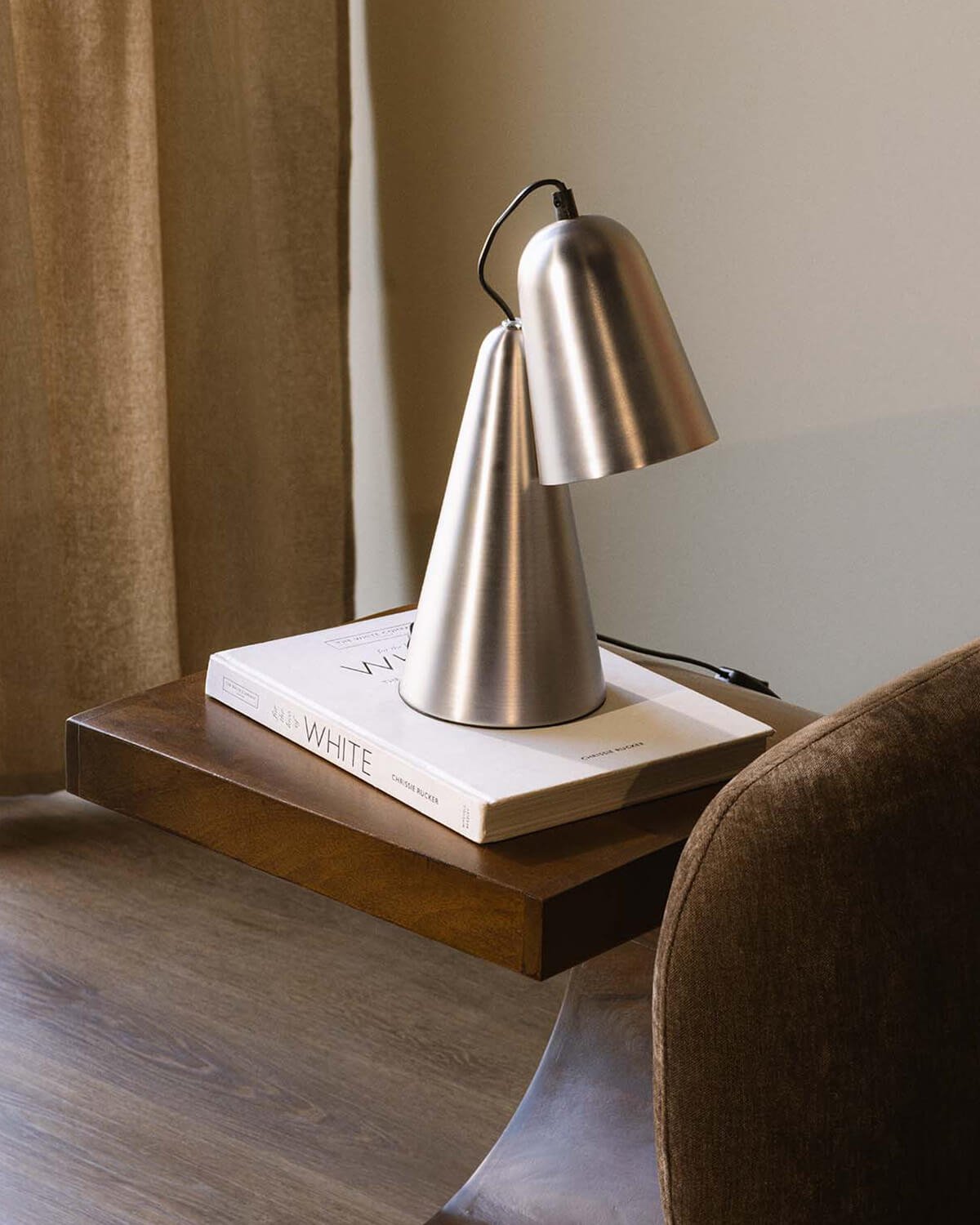 Lampe de Table en Métal Valiria, image de la gelerie 2
