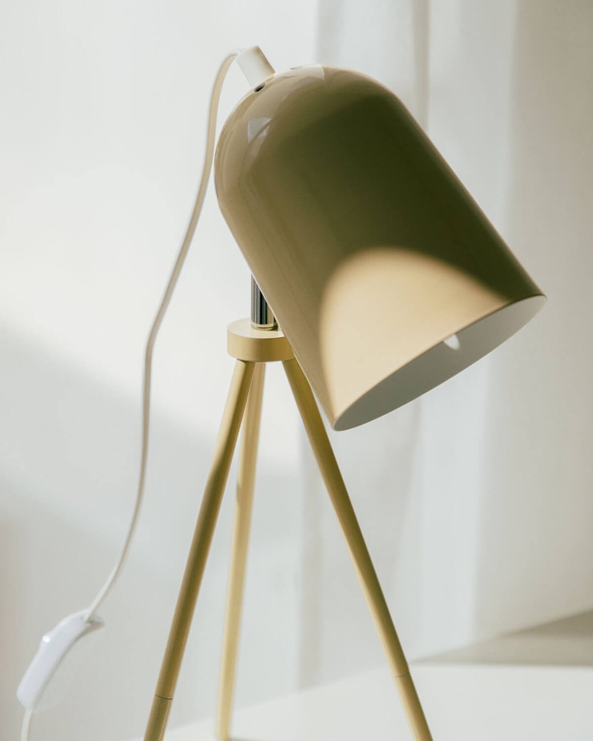 Lampe de Table en Métal Theon, image de la gelerie 3