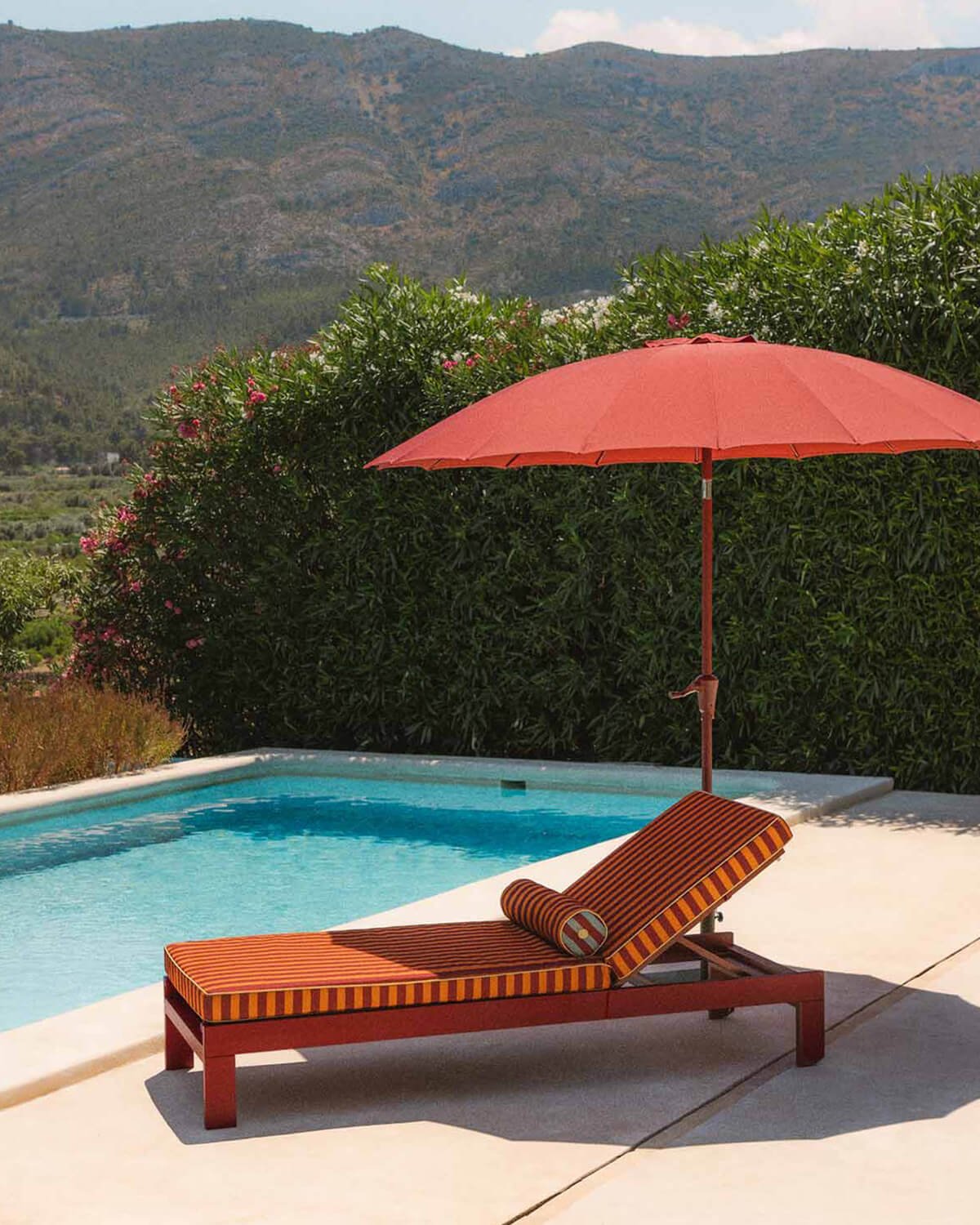 Nouvelle Chaise Longue Inclinable en Aluminium Kreta avec Coussin Rayé, image de la gelerie 2