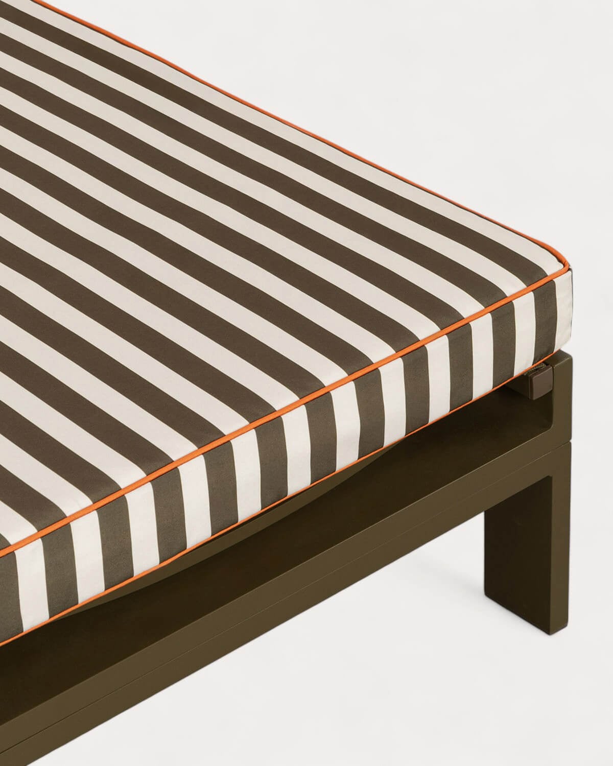 Nouvelle Chaise Longue Inclinable en Aluminium Kreta avec Coussin Rayé, image de la gelerie 4