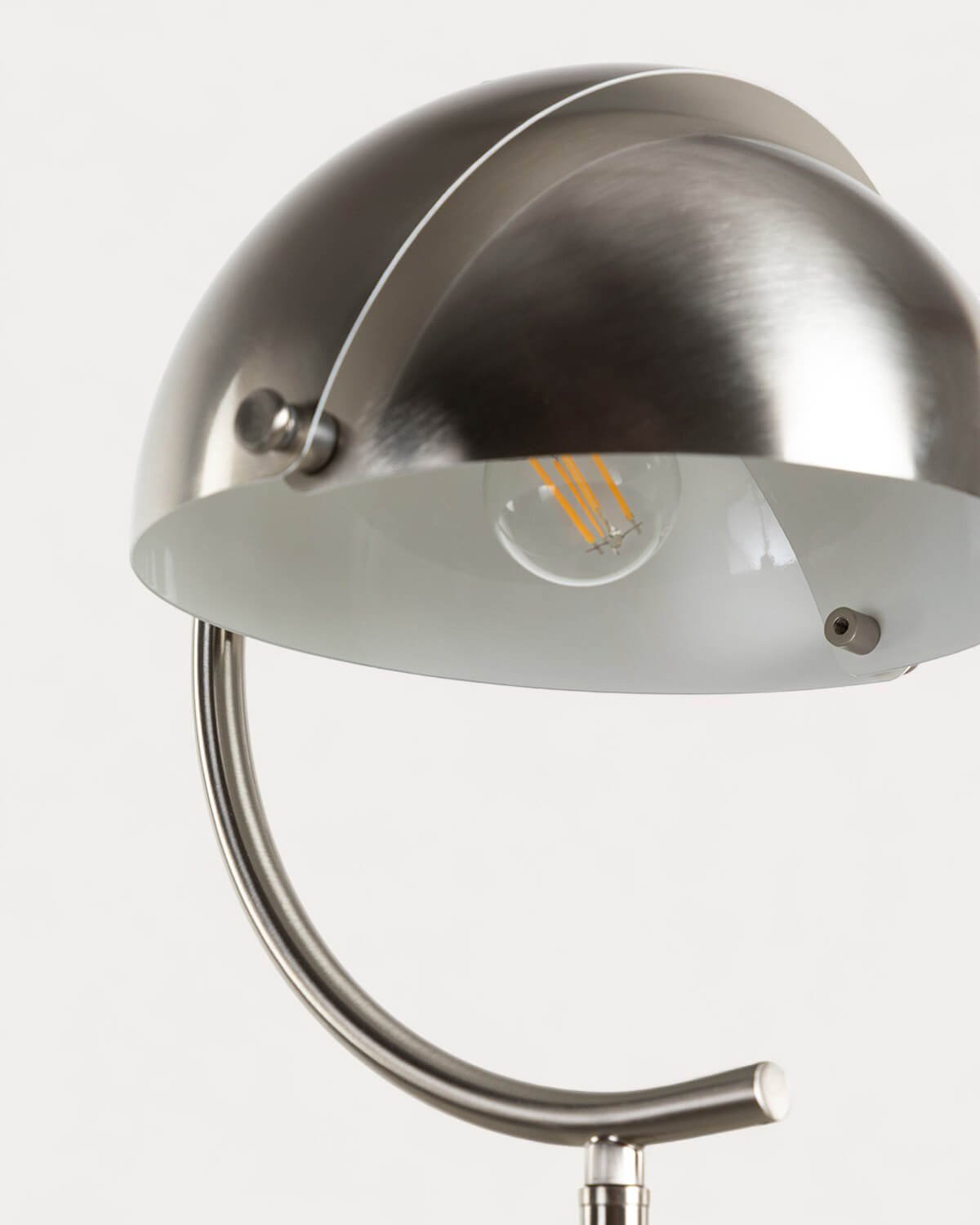 Lampadaire en Métal Amun, image de la gelerie 8