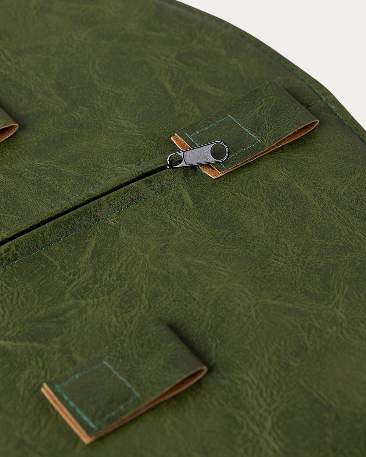 Coussin Rectangulaire en Similicuir (42,5x41 cm) pour la Chaise Aras, image de la gelerie 8