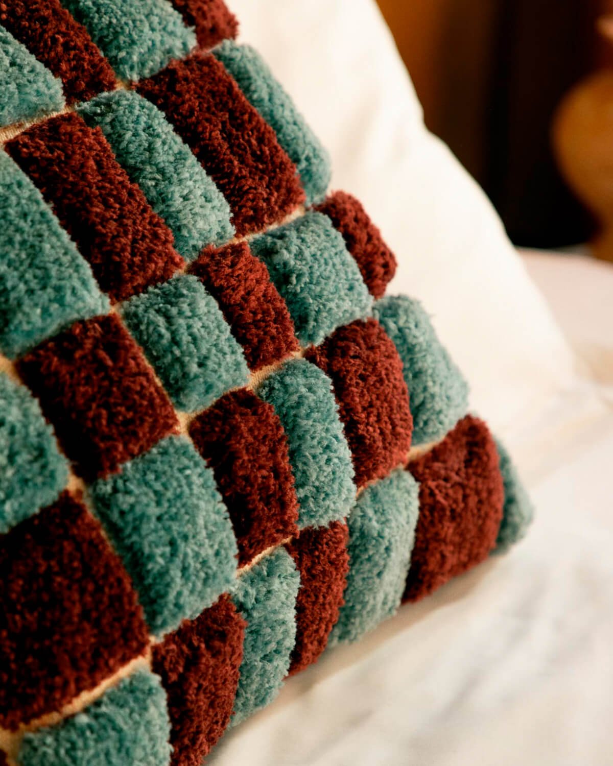 Coussin Carré en Tissu (50x50 cm) Sazan, image de la gelerie 3