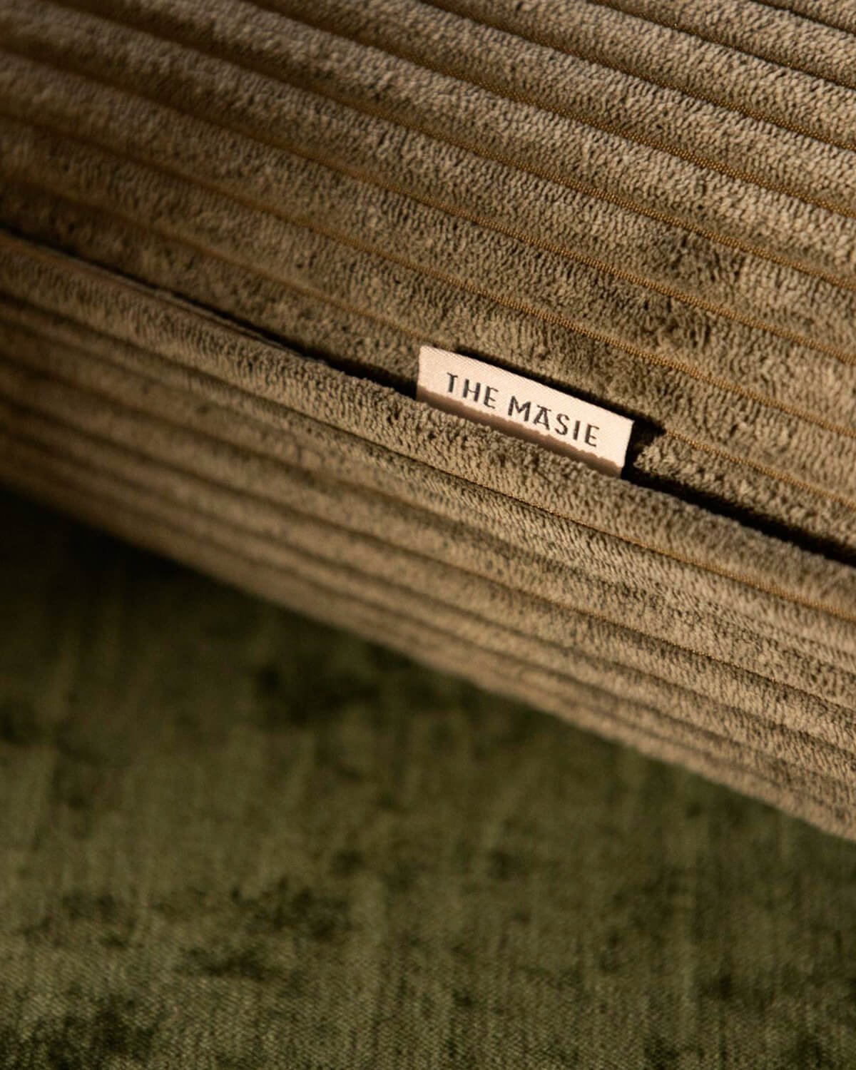 Coussin Cylindrique en Velours Côtelé Épais (63xØ15 cm) Raim, image de la gelerie 3