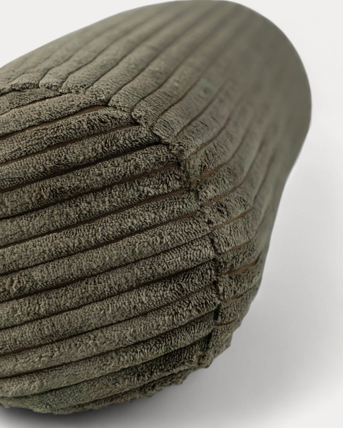 Coussin Cylindrique en Velours Côtelé Épais (63xØ15 cm) Raim, image de la gelerie 4