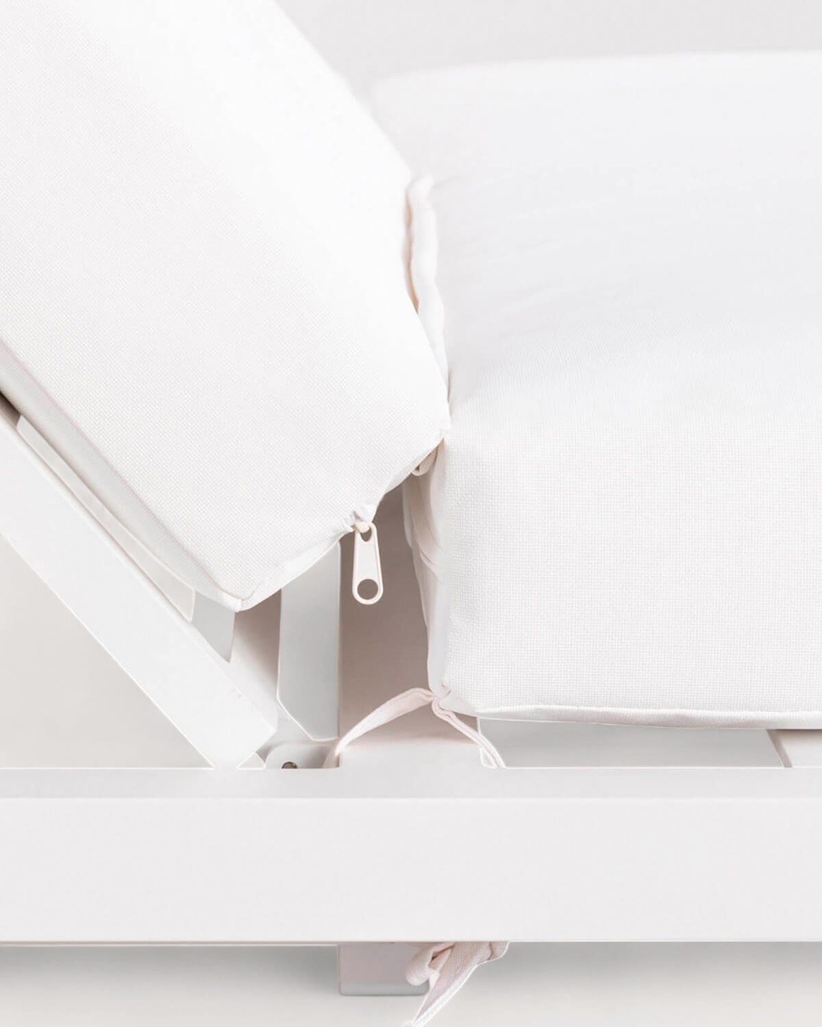 Lit Balinais Inclinable en Tissu et Aluminium Mersia, image de la gelerie 7