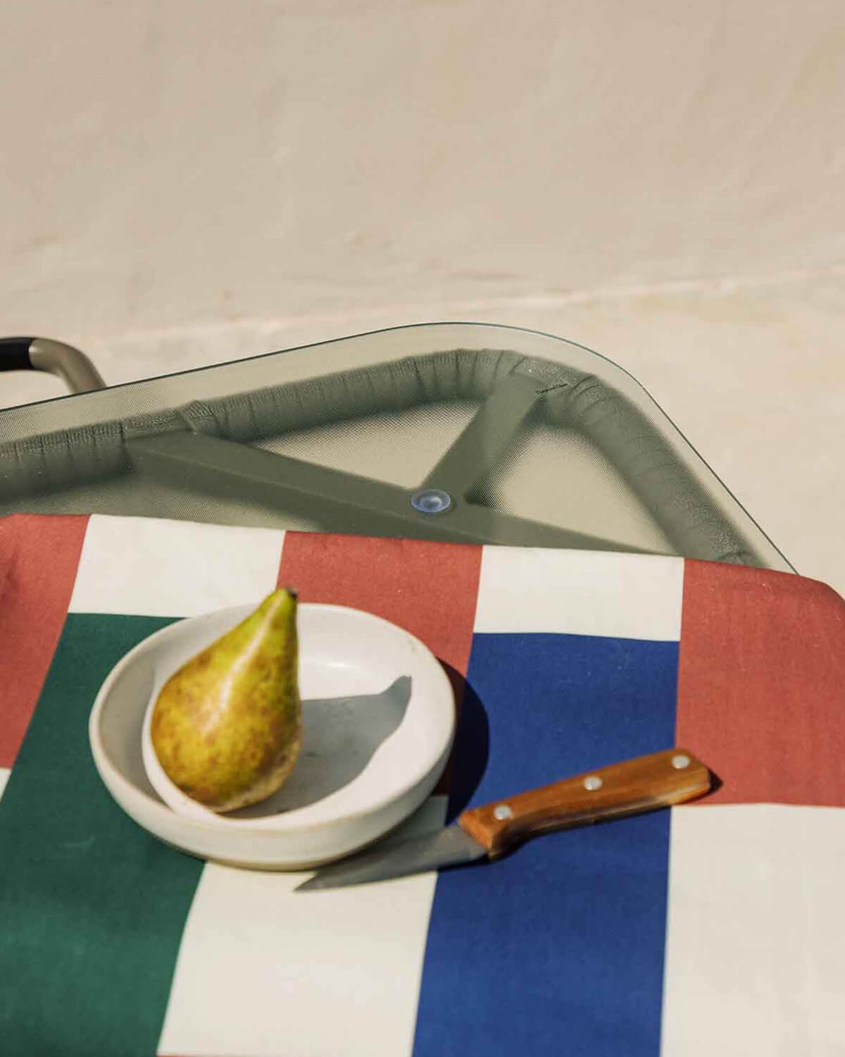 Set de Table Rectangulaire (160 x 90 cm) en Aluminium et Verre avec 4 Chaises d'Extérieur Drian, image de la gelerie 3