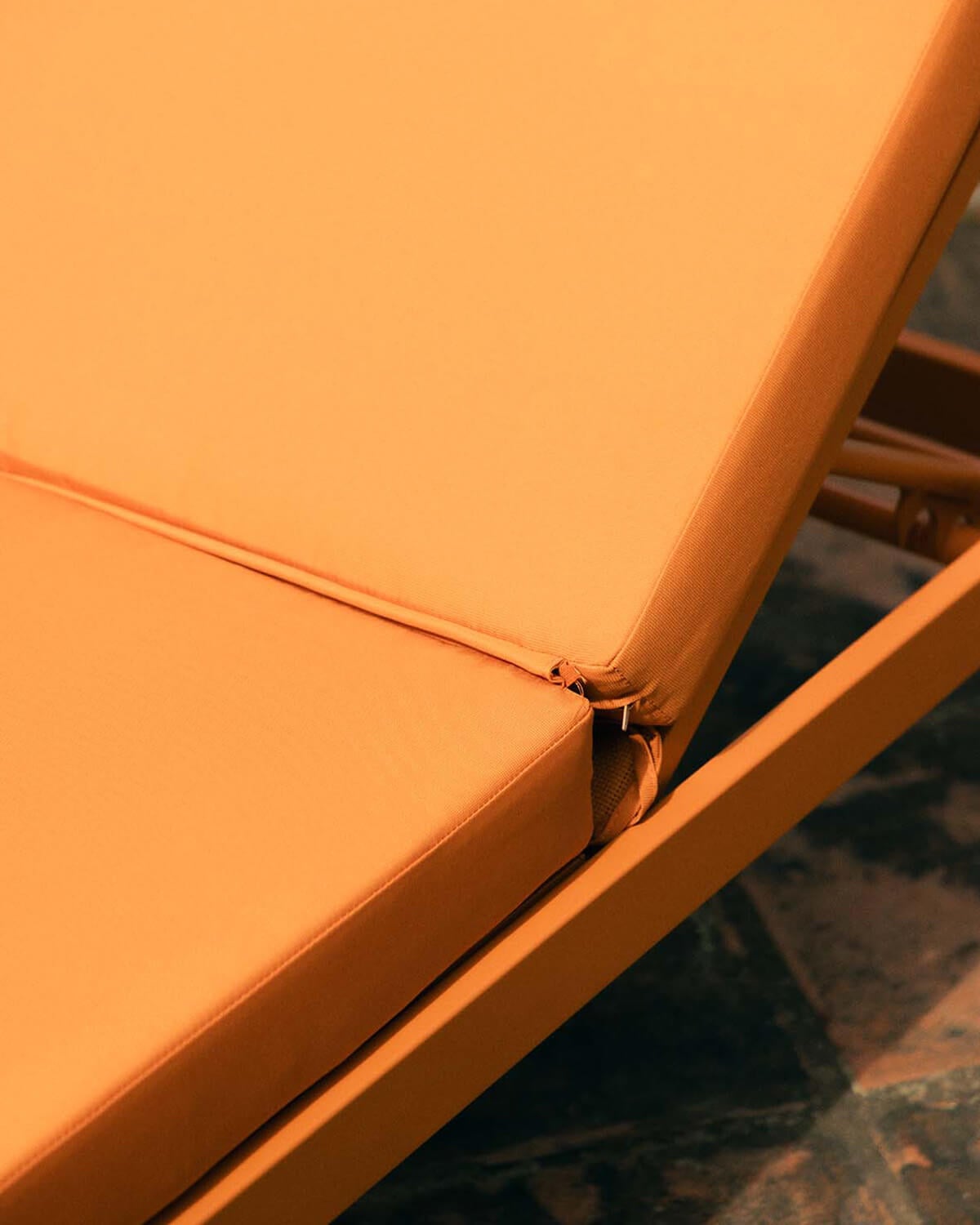 Chaise Longue Inclinable en Aluminium avec Coussin en Tissu Celina, image de la gelerie 3