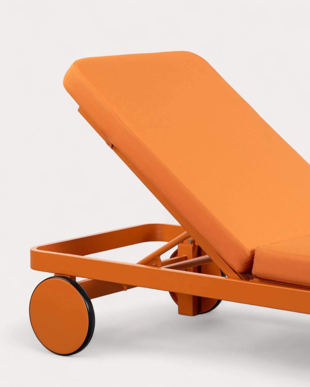 Chaise Longue Inclinable en Aluminium avec Coussin en Tissu Celina, image de la gelerie 4