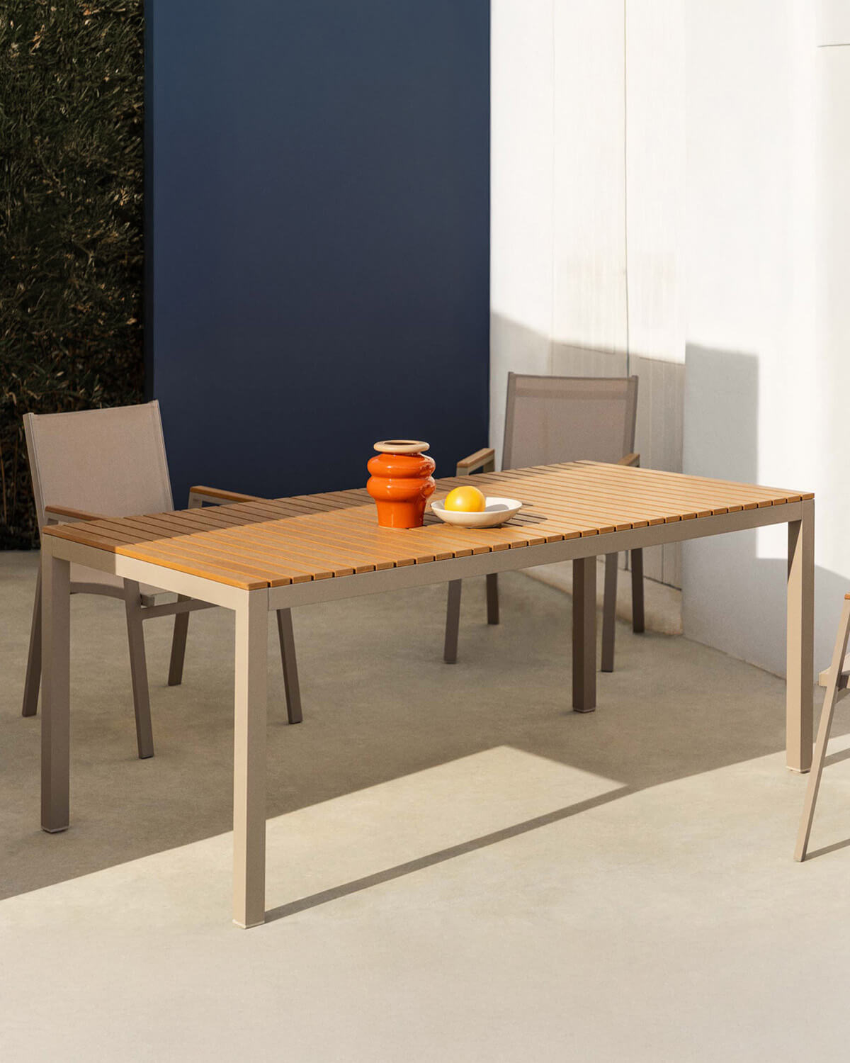 Ensemble de Table en Aluminium (180x90 cm) et 4 Chaises d'Extérieur Korce, image de la gelerie 2