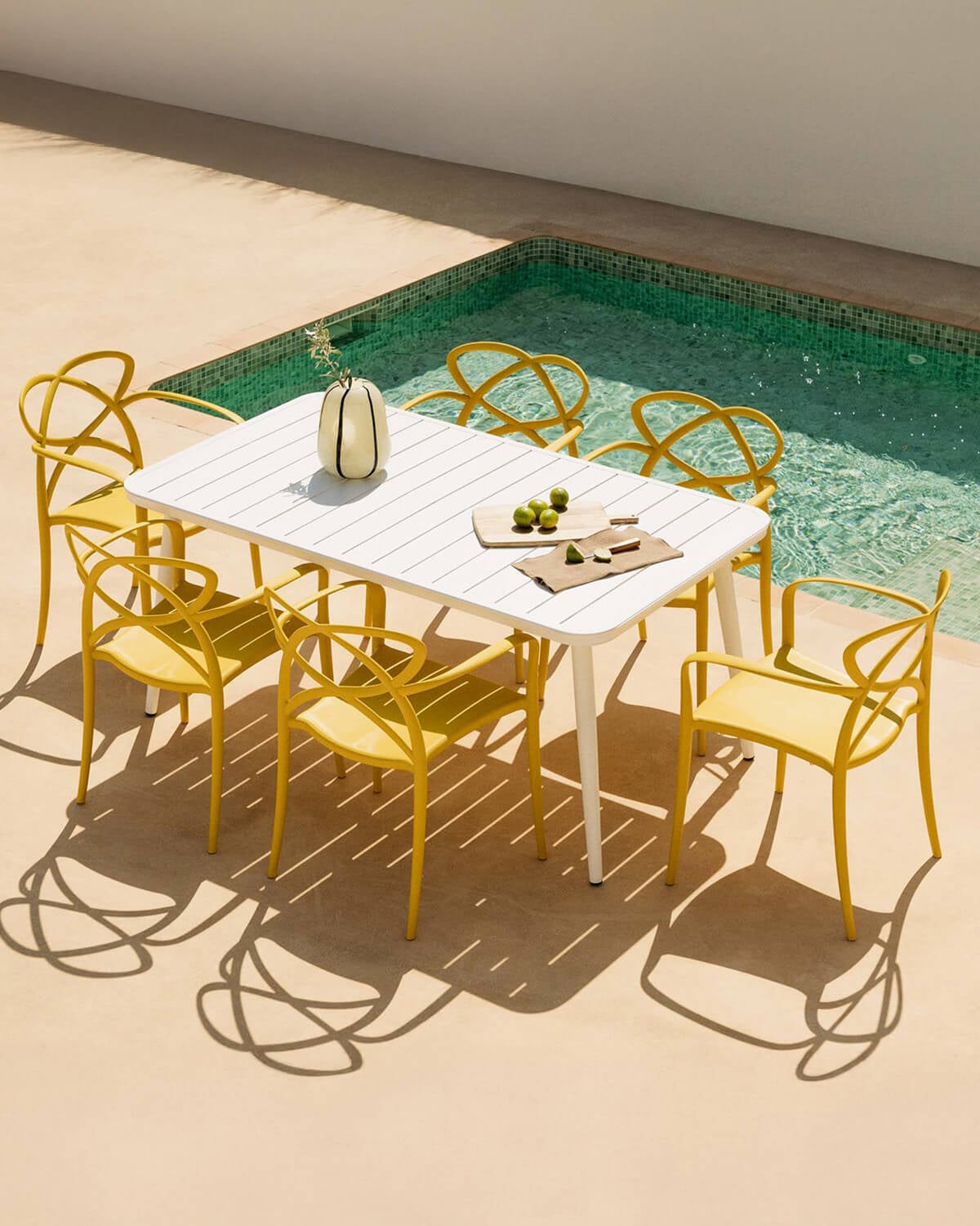 Ensemble Table Rectangulaire en Aluminium (160x90 cm) Cancun et 6 Chaises en Polypropylène avec Accoudoirs d'Extérieur Cielo, image de la gelerie 2