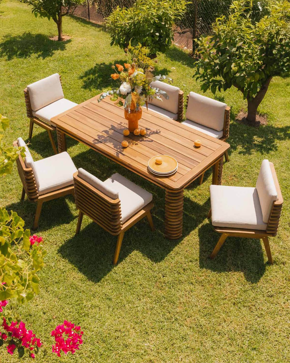 Ensemble Table Rectangulaire (180x90 cm) et 6 Chaises en Bois d'Acacia et Tissu d'Extérieur Hazan, image de la gelerie 2