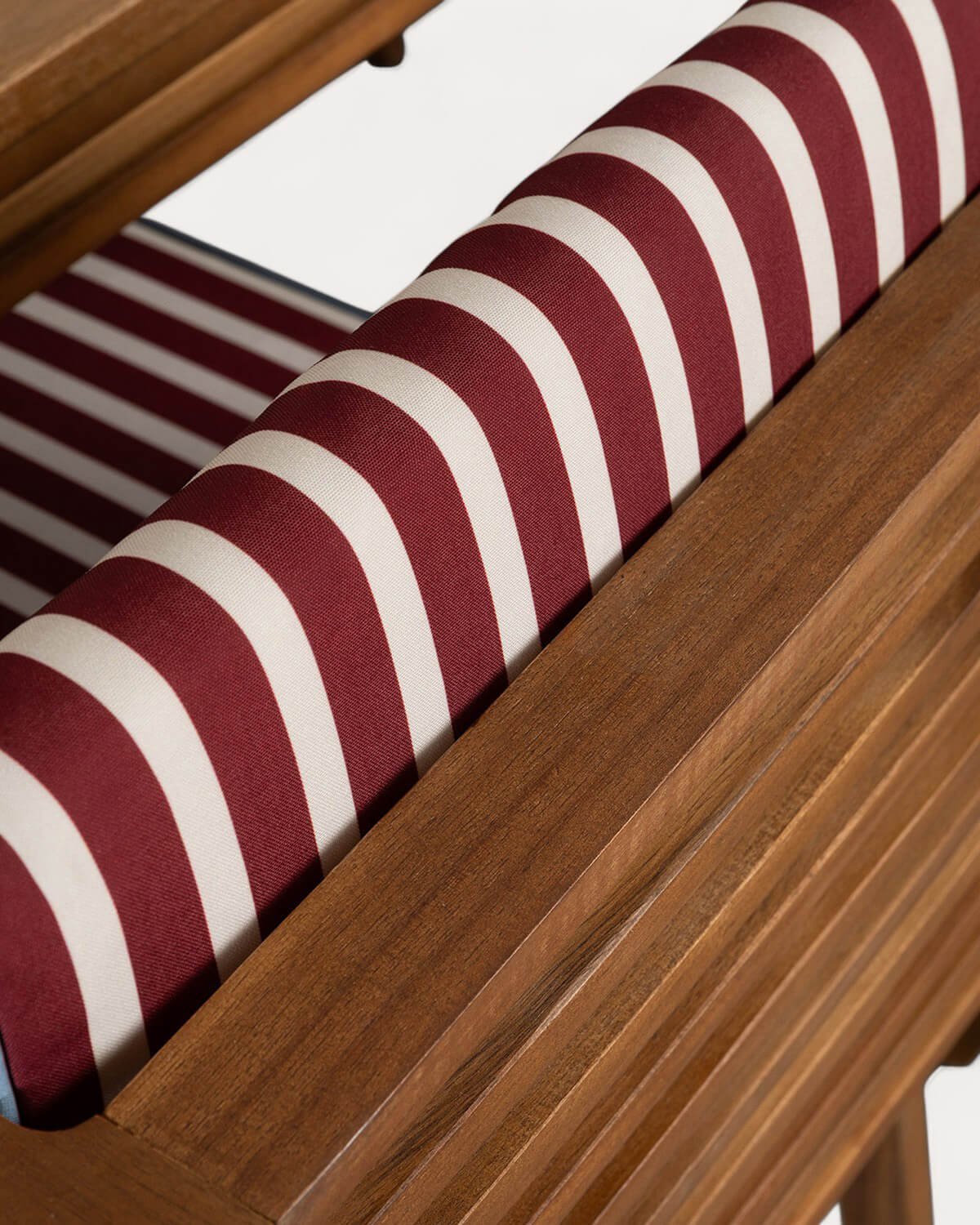 Ensemble Table Rectangulaire (180x90 cm) et 6 Chaises en Bois d'Acacia et Tissu d'Extérieur Hazan, image de la gelerie 4