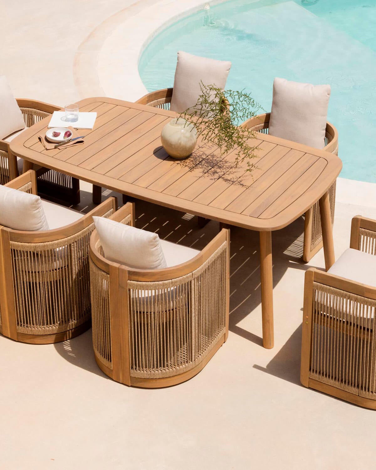 Ensemble Table Rectangulaire (180x100 cm) et 6 Chaises en Bois d'Acacia d'Extérieur Mirla, image de la gelerie 2