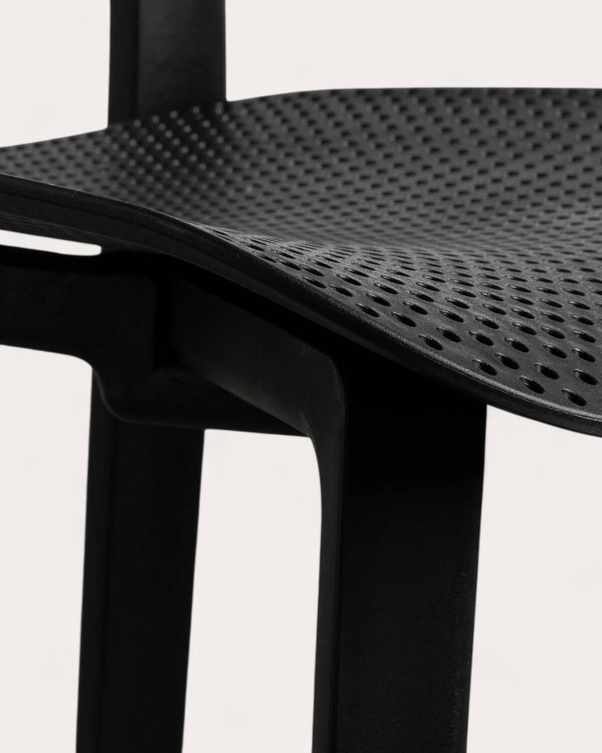 Ensemble de Table Rctangulaire en Aluminium (160x90 cm) Cancun et 6 Chaises d'Extérieur en Polypropylène Dasi, image de la gelerie 5