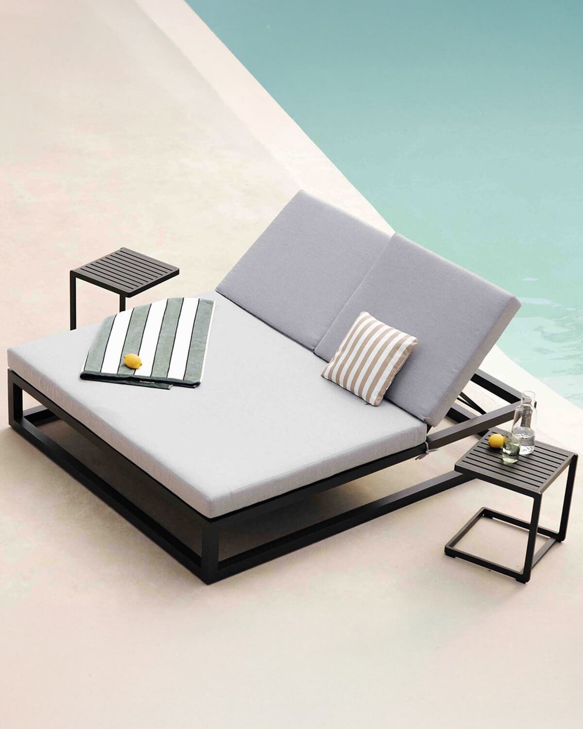 Set de Chaises Longues Doubles Inclinables Kewin et 2 Tables d'Appoint en Aluminium (40x40 cm) Kreta Colours, image de la gelerie 2