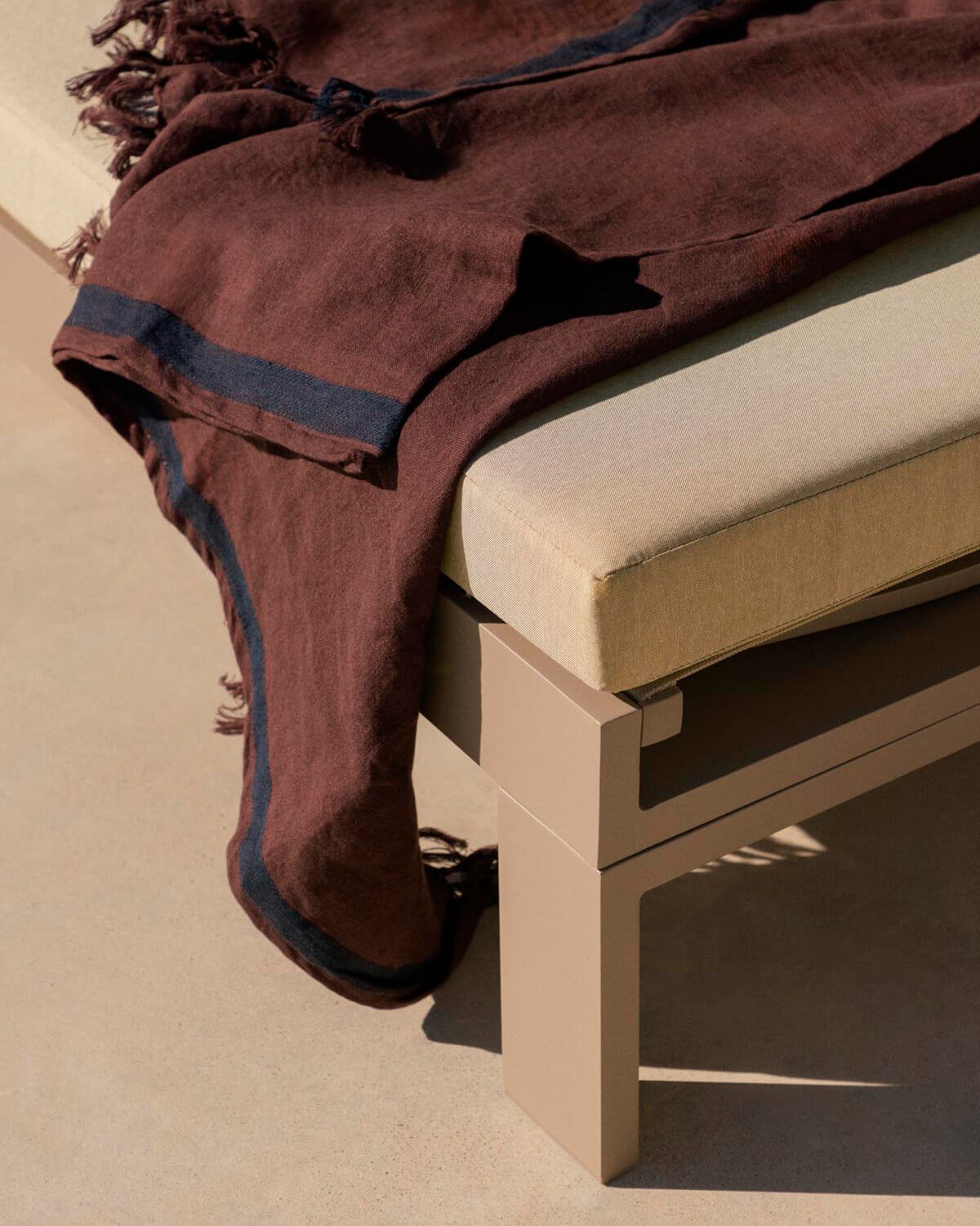 Chaise longue Inclinable en Aluminium avec Coussin en Tissu New Kreta , image de la gelerie 3