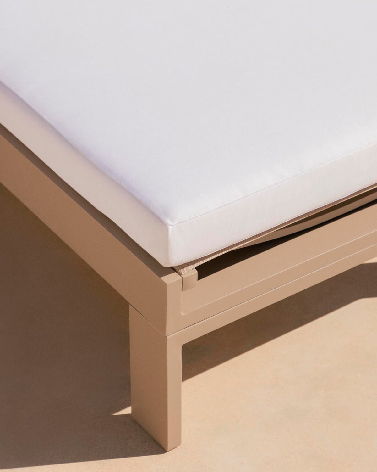 Chaise longue Inclinable en Aluminium avec Coussin en Tissu New Kreta , image de la gelerie 3