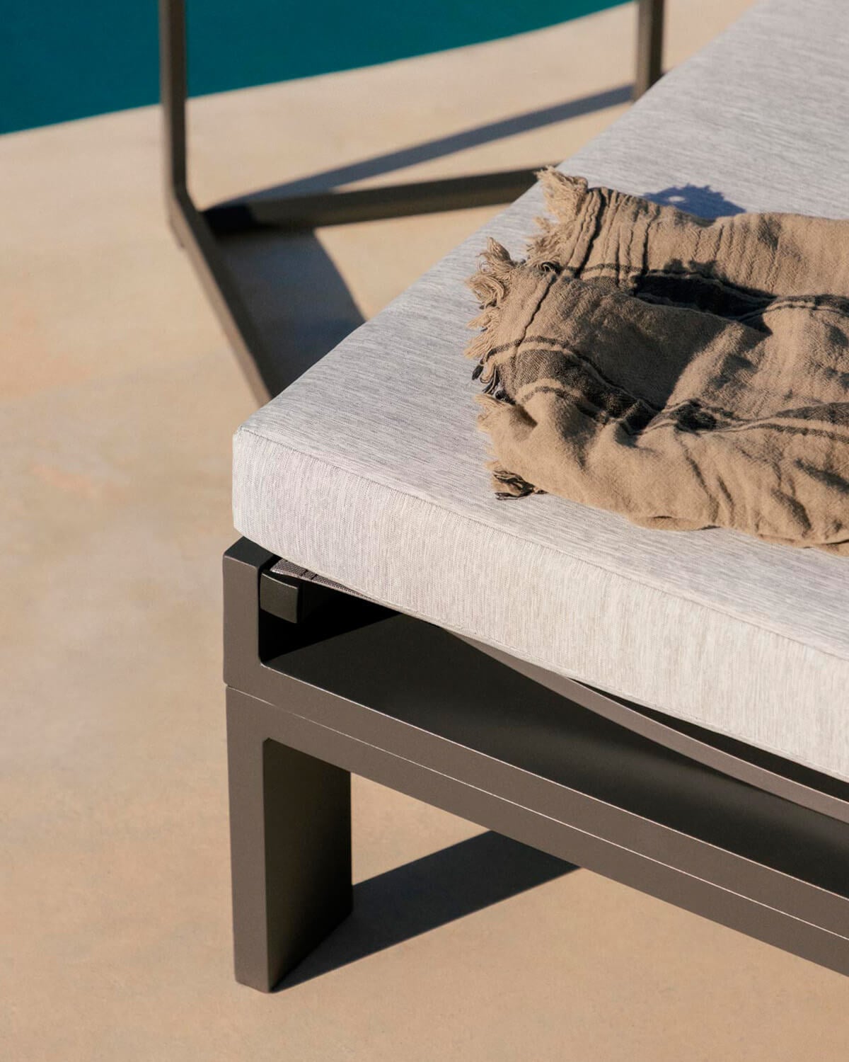 Chaise longue Inclinable en Aluminium avec Coussin en Tissu New Kreta , image de la gelerie 3