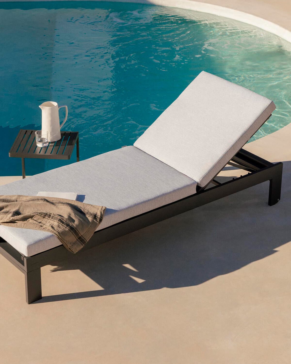 Chaise longue Inclinable en Aluminium avec Coussin en Tissu New Kreta , image de la gelerie 2