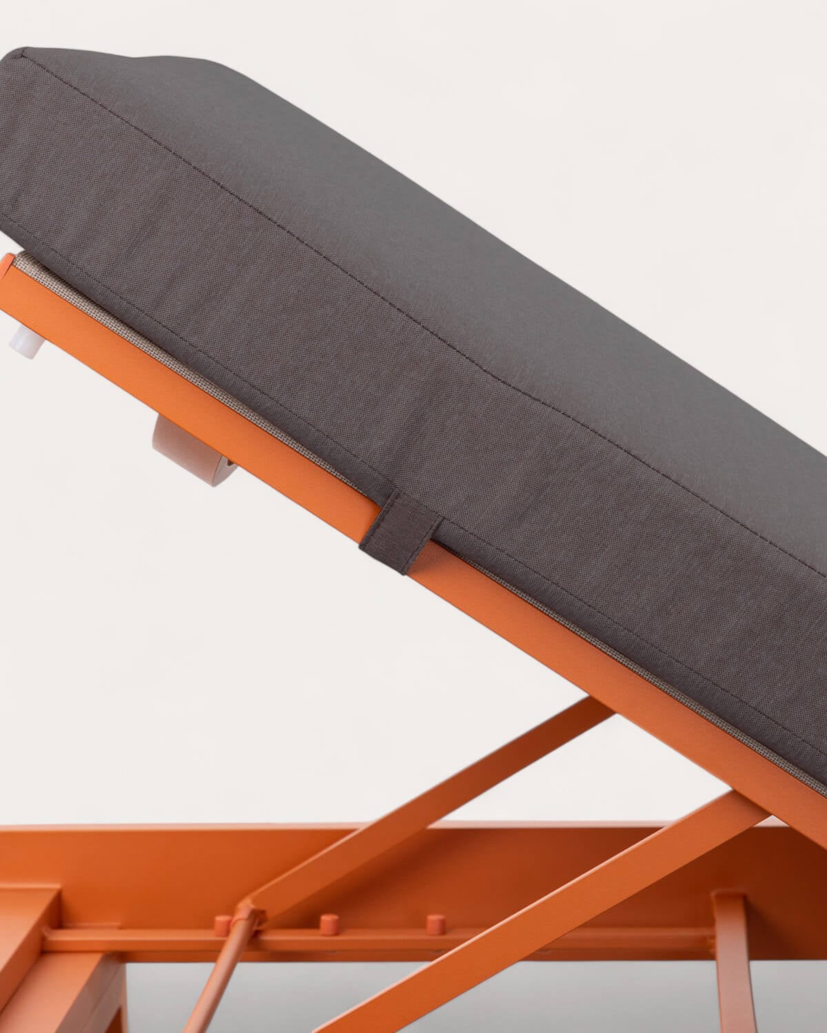 Chaise longue Inclinable en Aluminium avec Coussin en Tissu New Kreta , image de la gelerie 3