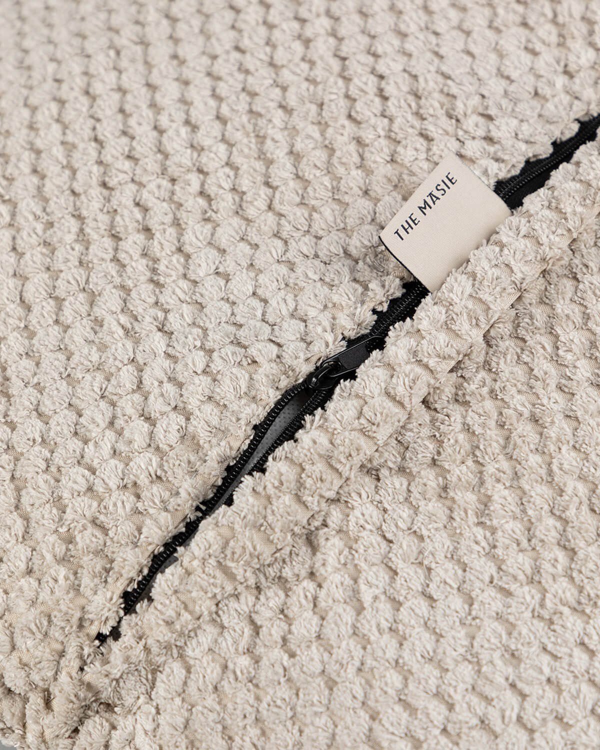 Coussin Carré en Tissu (43x43 cm) Pompons, image de la gelerie 3