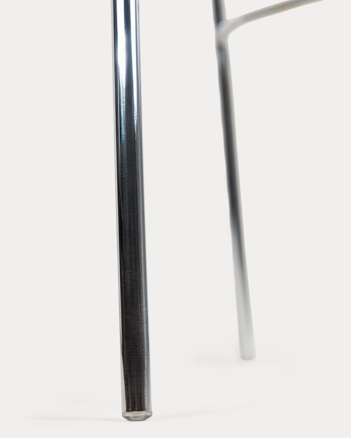 Tabouret Haut en Polyéthylène et Métal (77 cm) Pinha, image de la gelerie 5