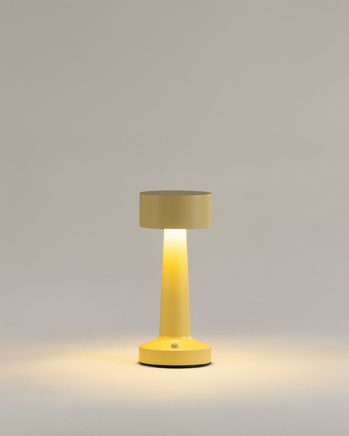 Lampe de Table LED d'Extérieur Sans Fil à Intensité Variable Shimon, image de la gelerie 2