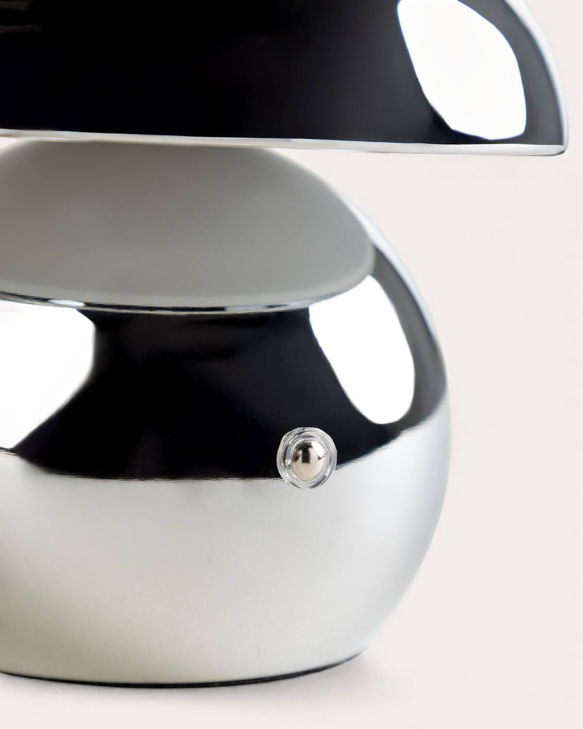 Lampe de Table LED d'Extérieur Sans Fil à Intensité Variable Yemi, image de la gelerie 6