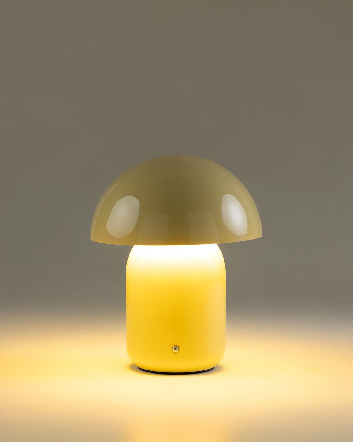 Lampe de Table d'Extérieur à LED Sans Fil à Intensité Variable Cecilia, image de la gelerie 3