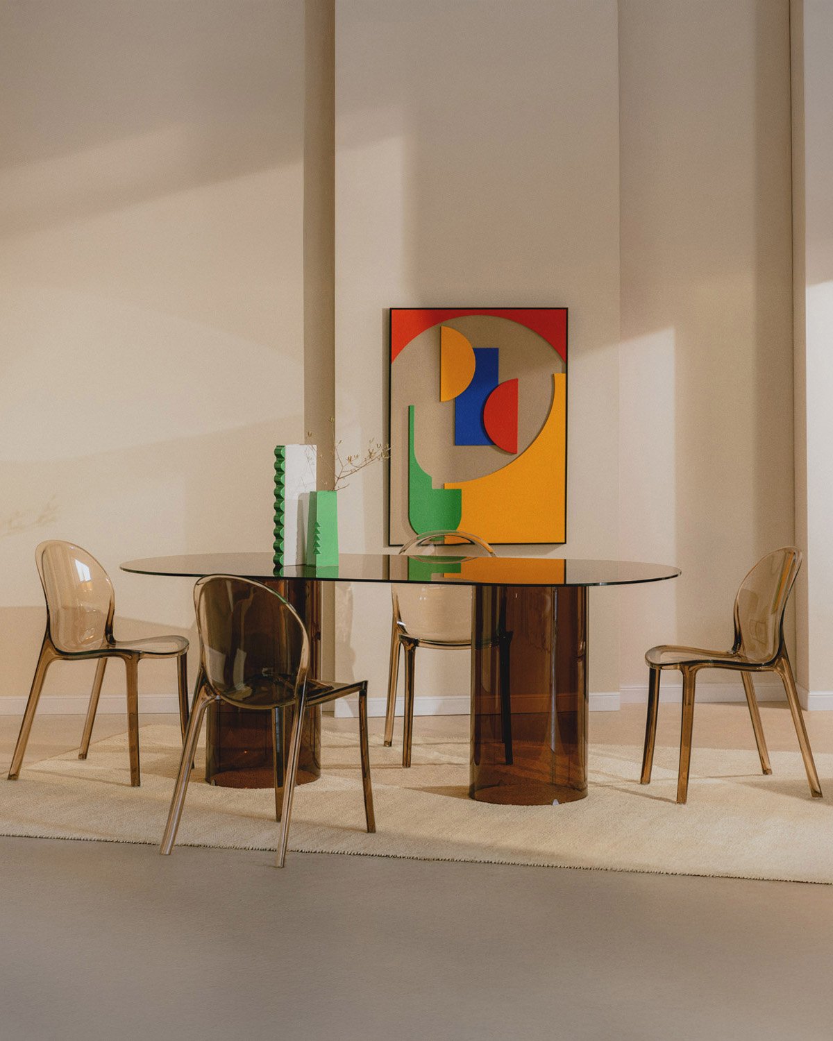 Set de Table de Salle à Manger Ovale en Verre Incurvé (200x90 cm) Kolu et 4 Chaises en Polycarbonate Imatra , image de la gelerie 2