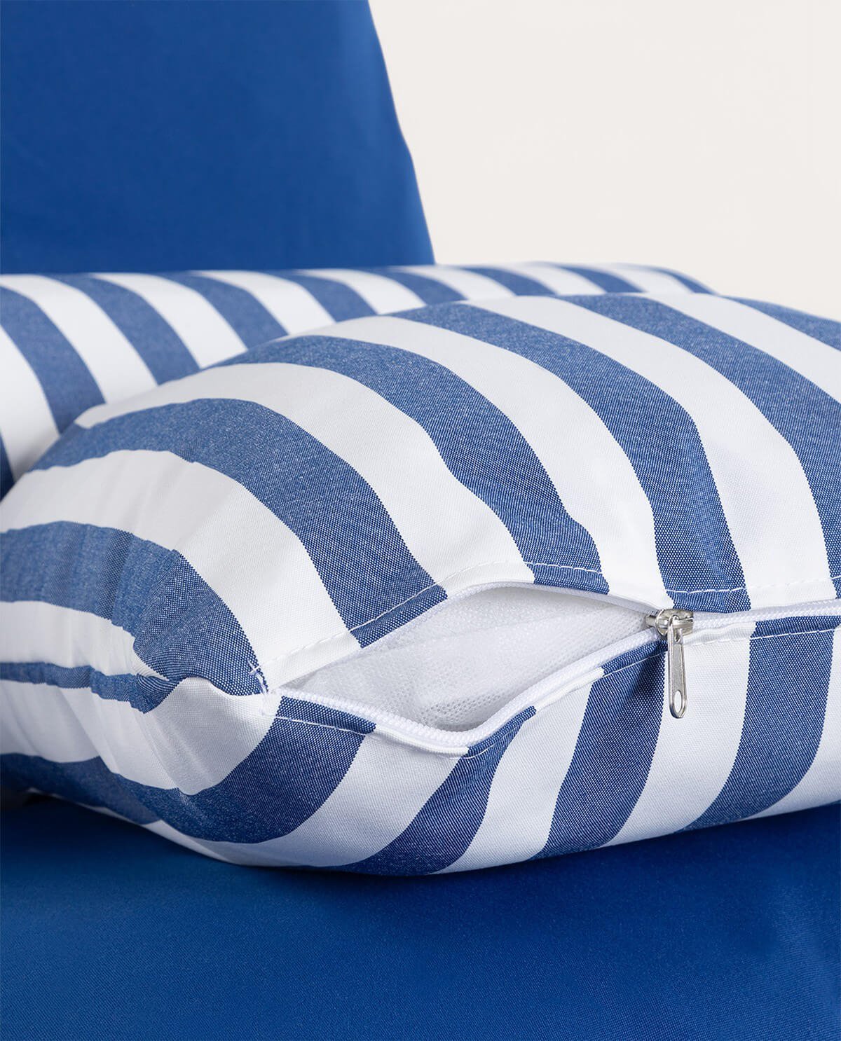 Fauteuil en Métal et Assise en Tissu Carpa, image de la gelerie 6