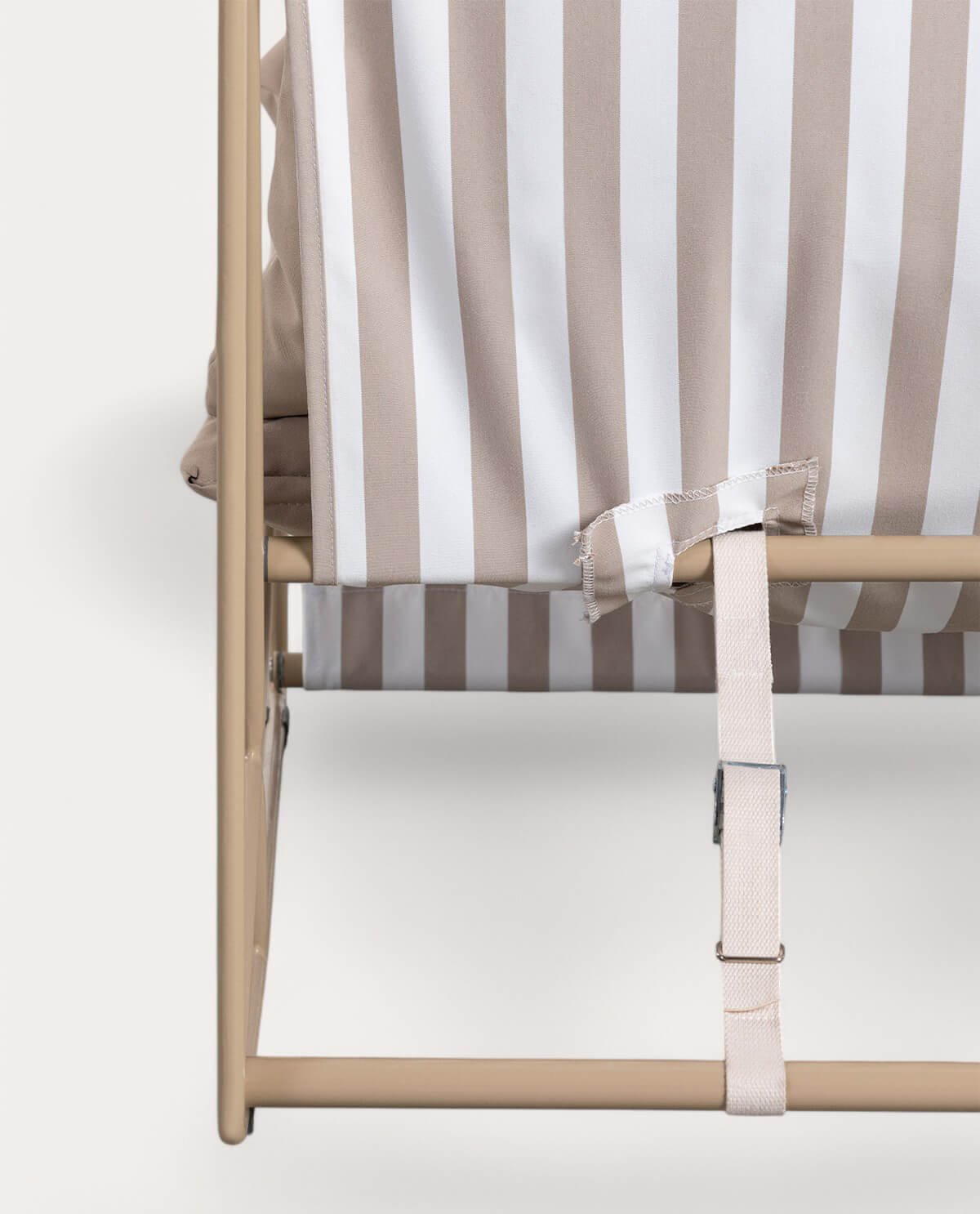 Fauteuil en Métal et Assise en Tissu Carpa, image de la gelerie 8