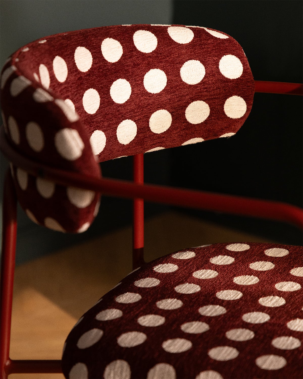 Pack de 2 Chaises de Salle à Manger avec Accoudoirs en Métal et Tissu Myretia, image de la gelerie 3