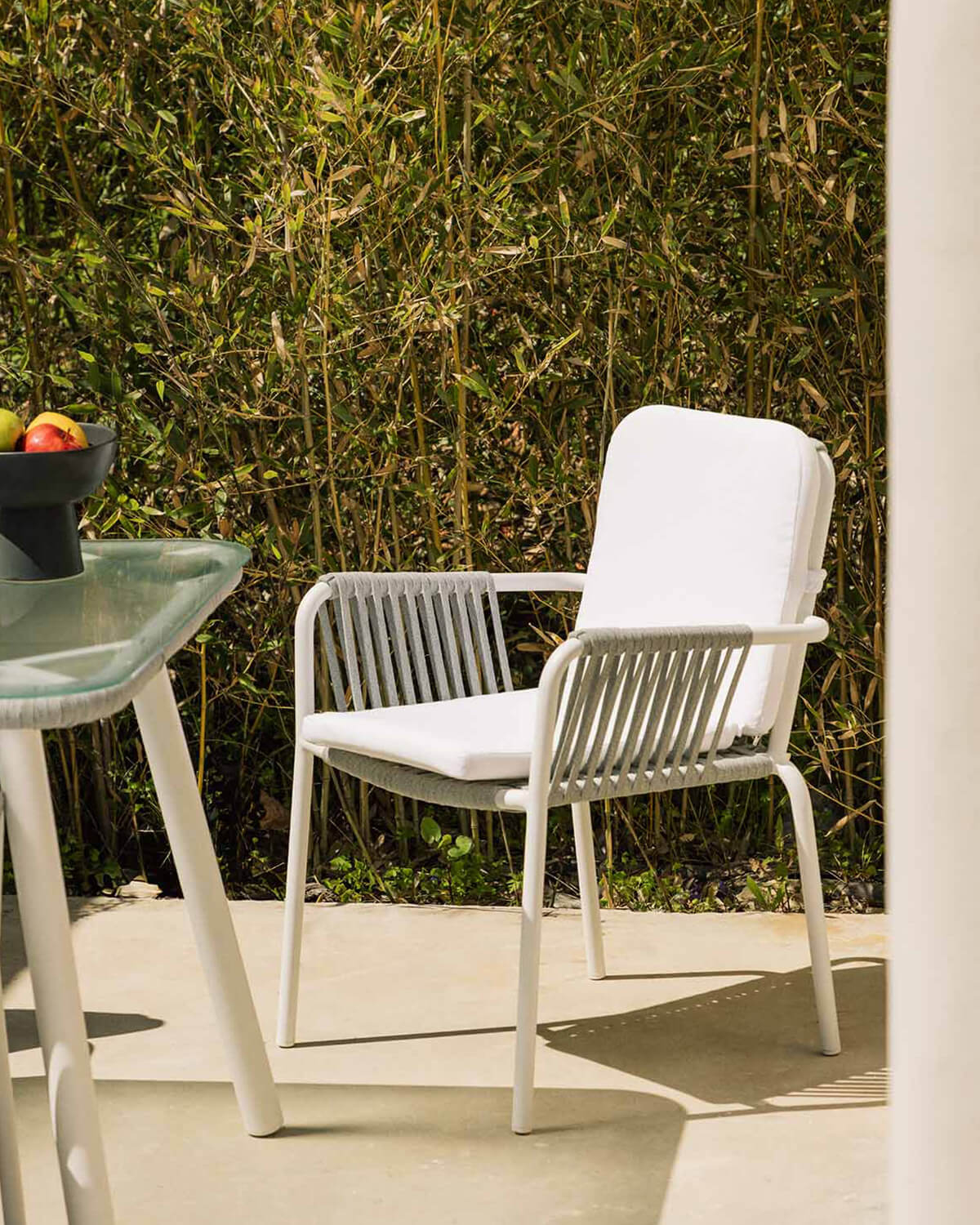 Set de Table Rectangulaire (160 x 90 cm) en Aluminium et Verre avec 4 Chaises d'Extérieur Drian, image de la gelerie 3