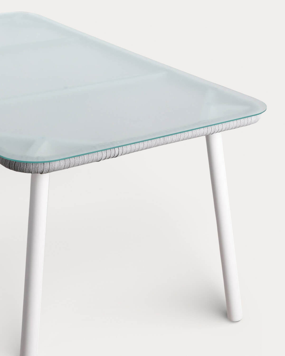 Set de Table Rectangulaire (160 x 90 cm) en Aluminium et Verre avec 4 Chaises d'Extérieur Drian, image de la gelerie 4