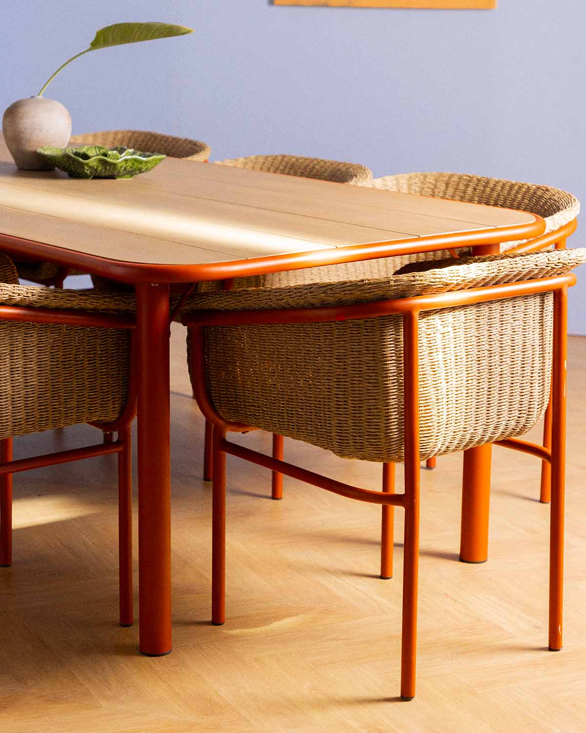 Ensemble Table et Chaises Rectangulaires (240x110 cm) et 8 Chaises en Bois d'Acacia et Métal Caitlyn, image de la gelerie 3