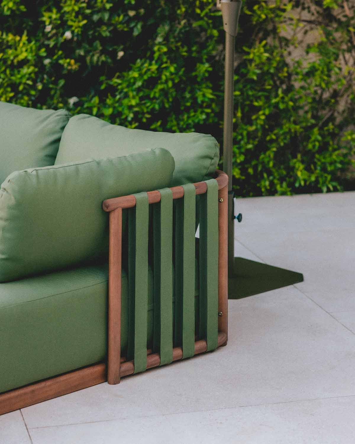 Chaise Longue Double en Bois d'Eucalyptus et Tissu Edvard, image de la gelerie 3