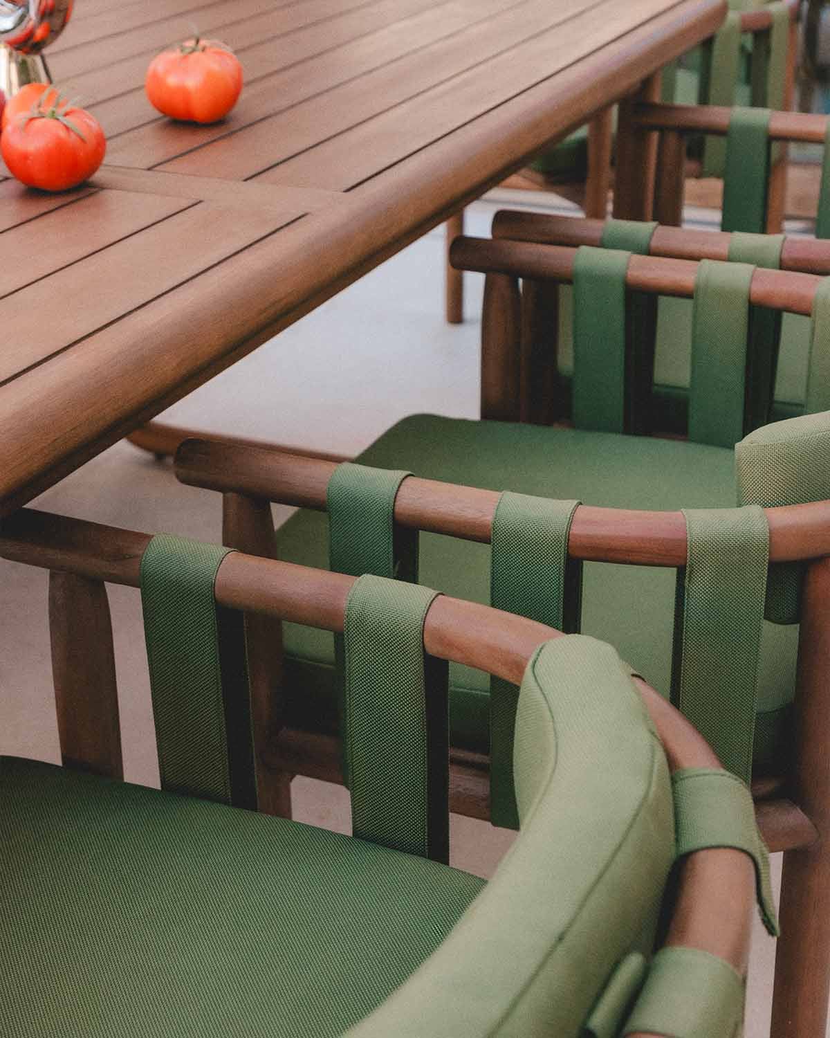 Pack de 2 Chaises d'Extérieur en bois d'Eucalyptus avec Accoudoirs Edvard, image de la gelerie 3
