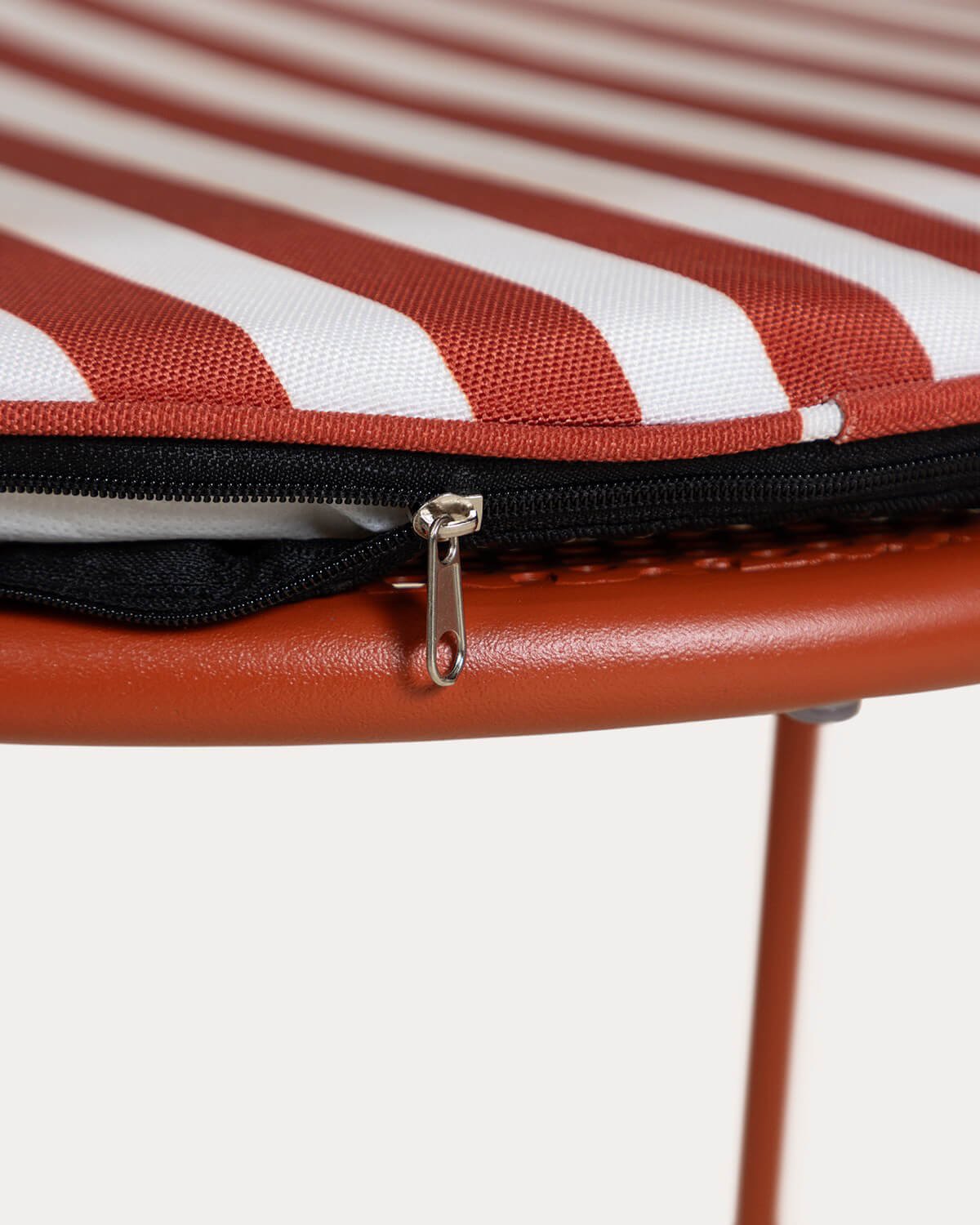 Pack 2 Chaises d'Extérieur avec Accoudoirs en Métal Dorothea, image de la gelerie 5