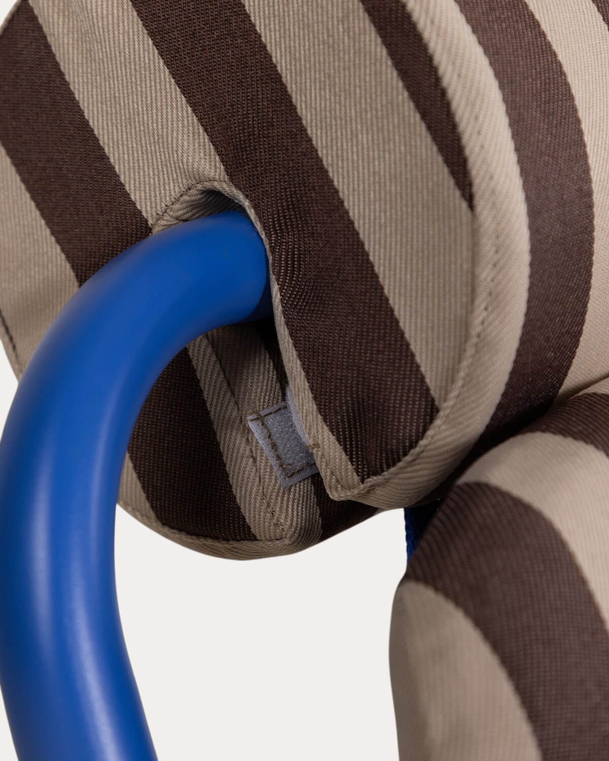 Transat en Aluminium et Tissu avec Roulettes Mitha, image de la gelerie 4