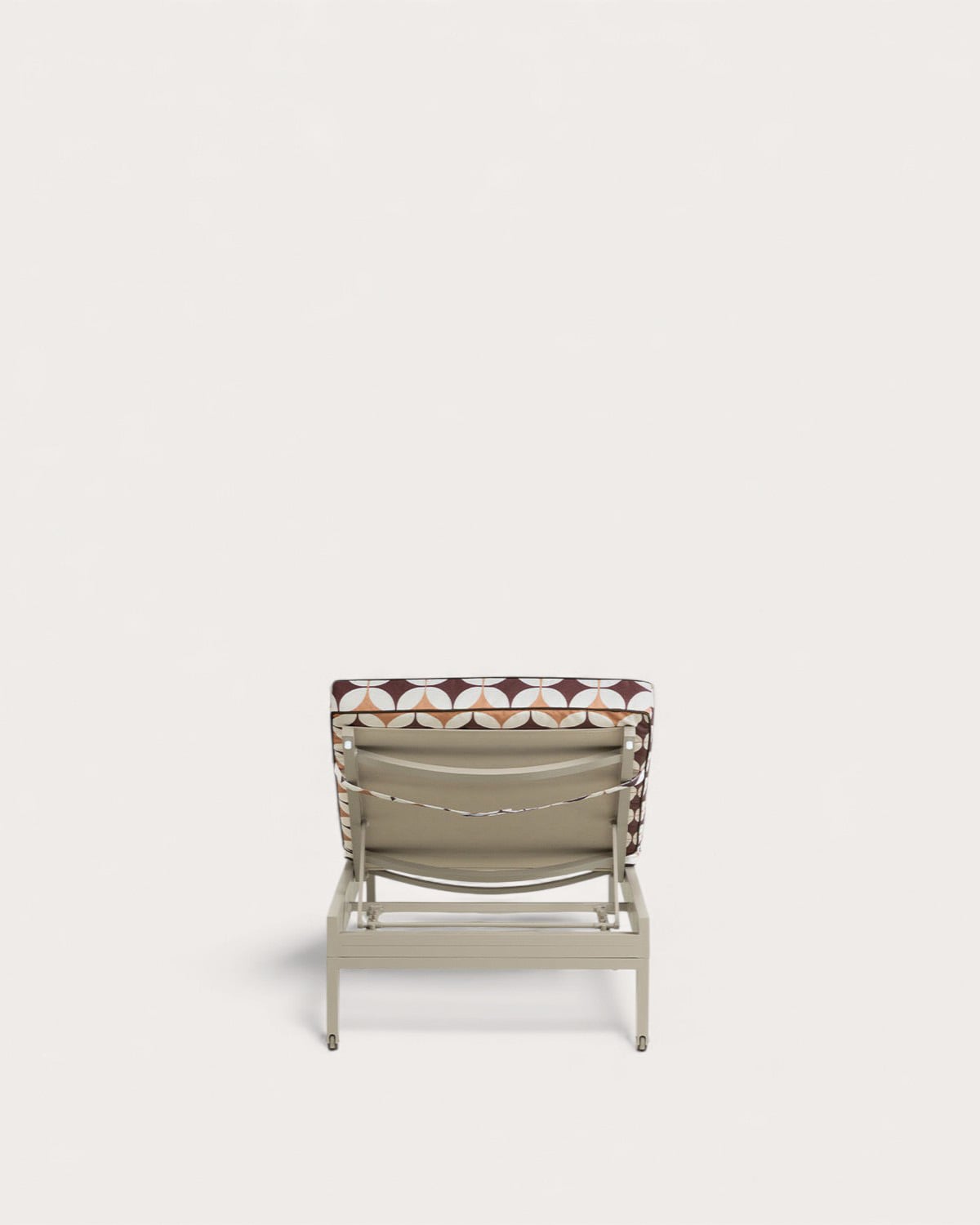 Chaise Longue Inclinable en Aluminium Kreta avec Coussin en Tissu Edimbra, image de la gelerie 5