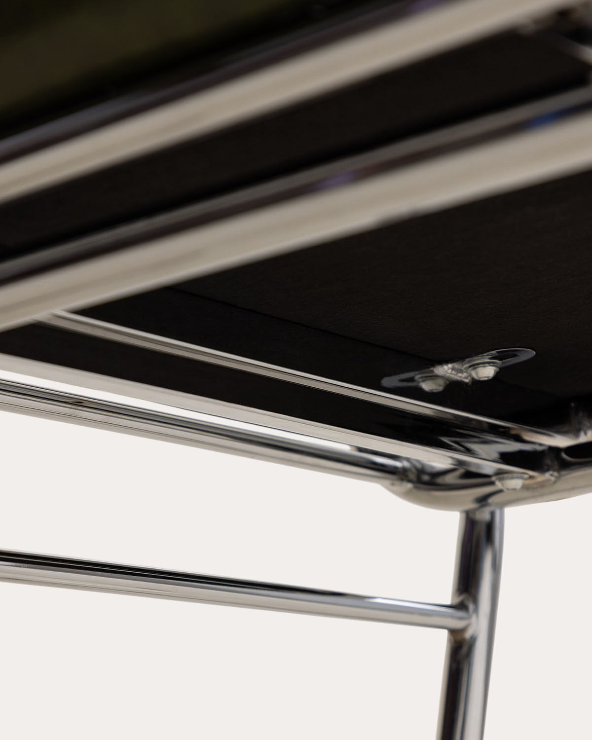 Chaise de Salle à Manger en Similicuir et Métal Elin, image de la gelerie 5