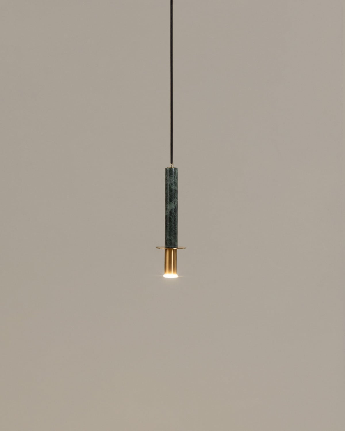 Plafonnier LED en Métal avec Revêtement en Marbre Hikaru, image de la gelerie 2