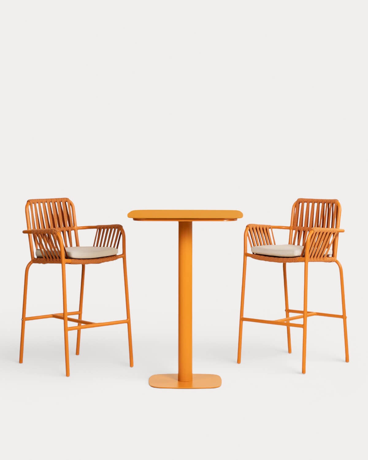 Ensemble Table Haute Carrée (70x70 cm) Zoilo et 2 Tabourets Hauts en Aluminium (75 cm) Drian pour Extérieur, image de la gelerie 1