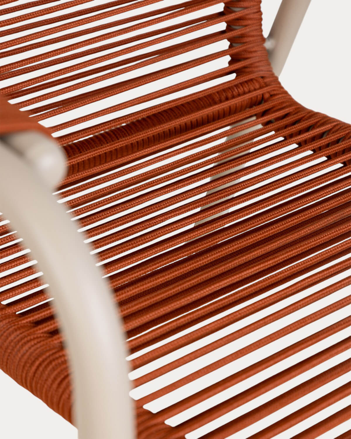 Ensemble Table Rectangulaire en Bois d'Acacia (240x110 cm) Caitlyn et 8 Fauteuils en Métal Murna pour Extérieur, image de la gelerie 7