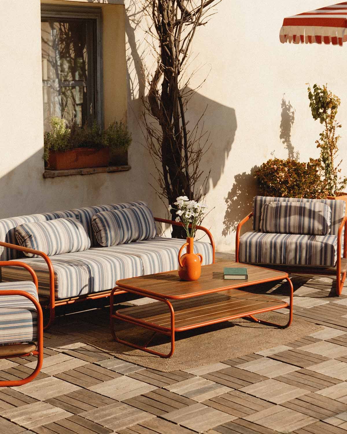 Ensemble de Jardin avec Canapé 2 Places, 2 Fauteuils et Table Basse en Métal et Tissu Ahrus, image de la gelerie 3
